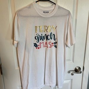 Merry Grinch Mas Graphic Tee